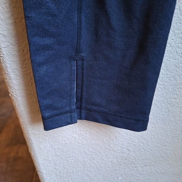 Lululemon Belt-it out leggings size 4 - Picture 4 of 6